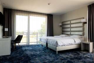 Курортные отели Ferry Resort Мельно Двухместный номер Делюкс с 1 кроватью или 2 отдельными кроватями-5